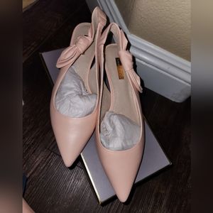 Louise et Cie Lo-Jasilen Pink Kitten Heels in original box, Size 10